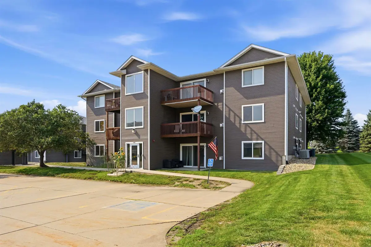 4702 Chadwick Road #6, Cedar Falls, IA 50613 - #1