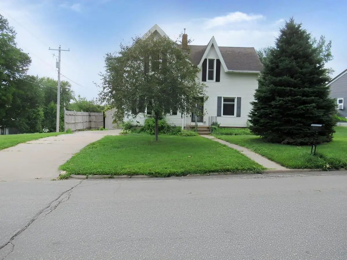 307 N Williams Street, Anamosa, IA 52205 - #1