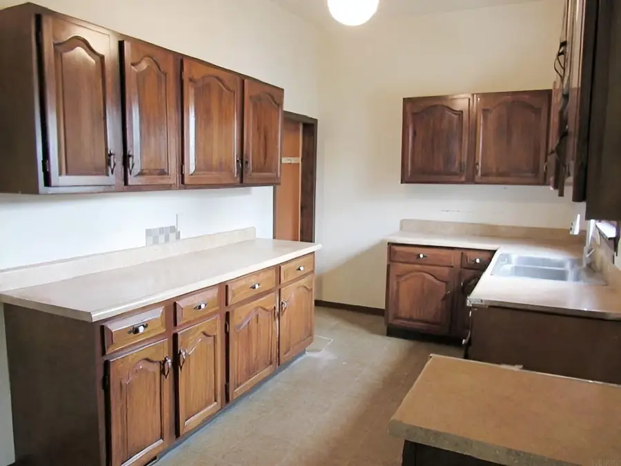 307 N Williams Street, Anamosa, IA 52205 - #2
