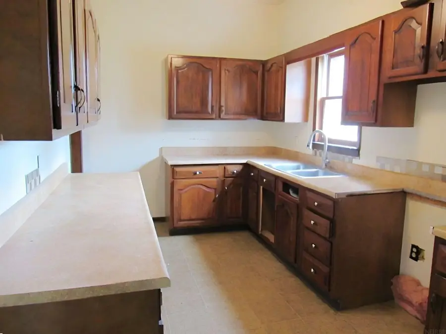 307 N Williams Street, Anamosa, IA 52205 - #3