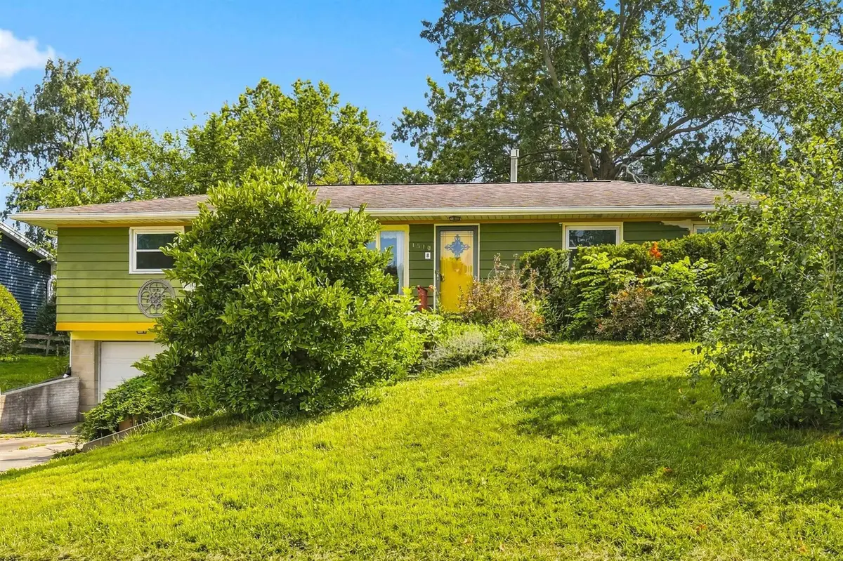 1510 W 6th Street, Cedar Falls, IA 50613 - #1