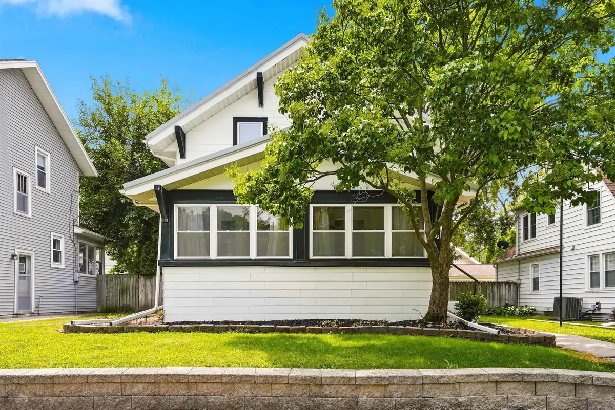 733 Home Park Boulevard, Waterloo, IA 50701 - #1