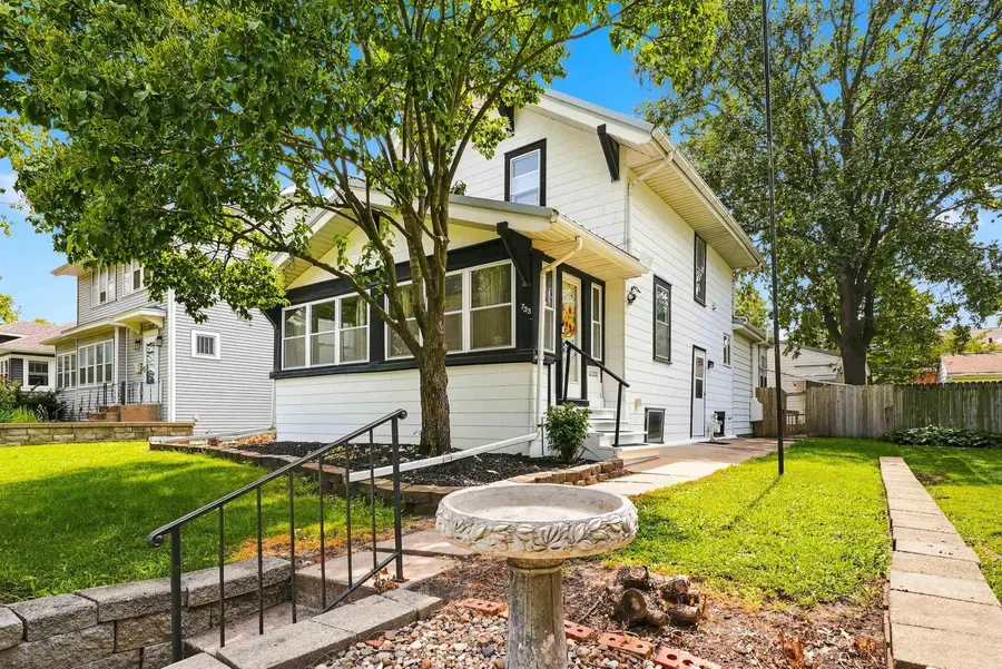 733 Home Park Boulevard, Waterloo, IA 50701 - #2