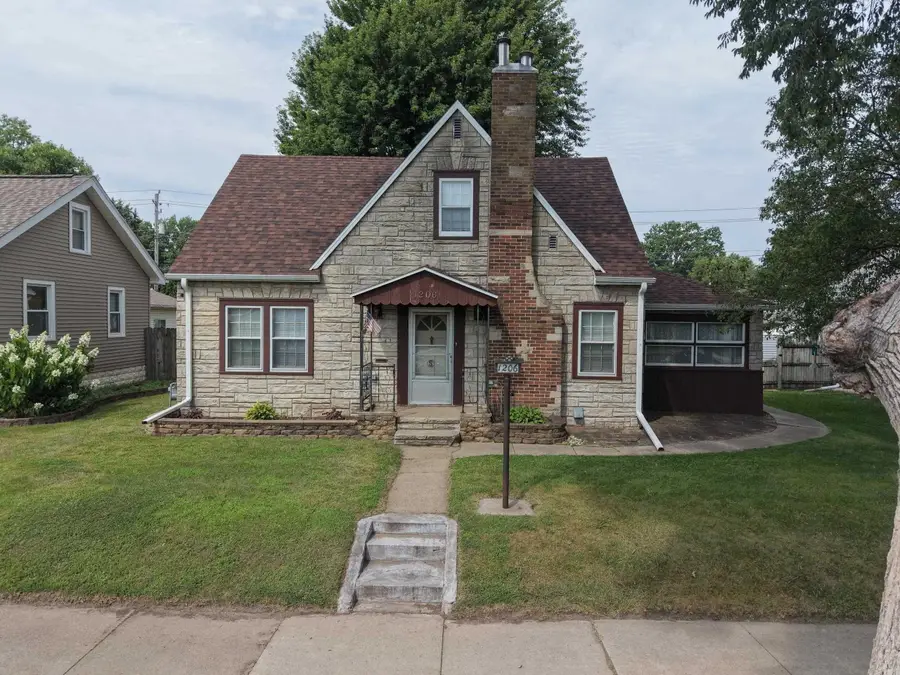 1206 Western Avenue, Waterloo, IA 50702 - #2