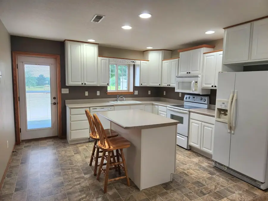 2126 Josie Ridge, Waterloo, IA 50701 - #3