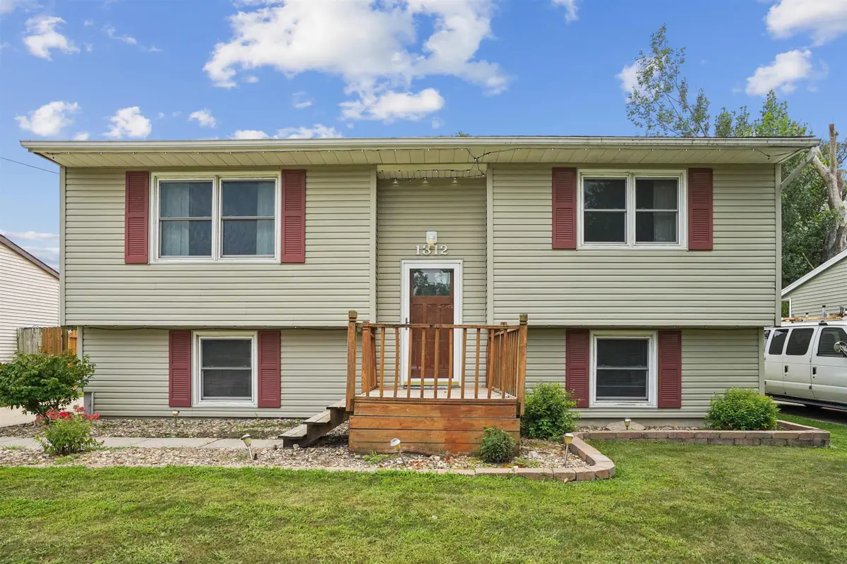 1312 Roosevelt Street, Waterloo, IA 50707 - #1