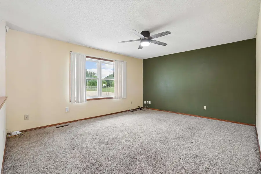 1312 Roosevelt Street, Waterloo, IA 50707 - #3