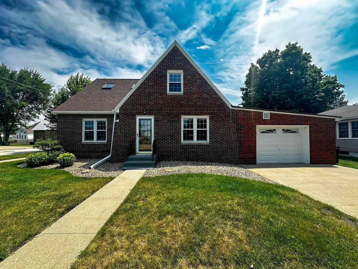 190 NE 1st Street, New Albin, IA 52160 - #1