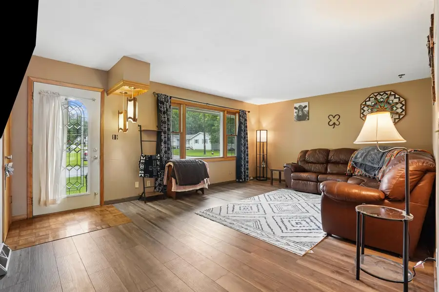 519 5th Ave Ne, Oelwein, IA 50662 - #3