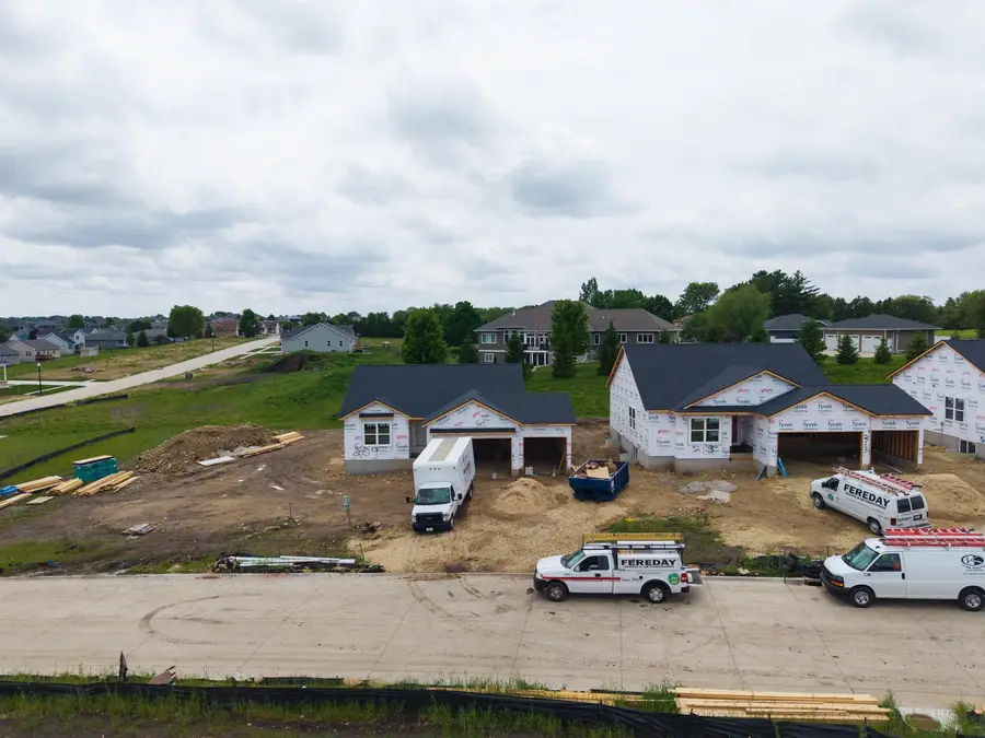 201 Riverbend Road, Waverly, IA 50677 - #2