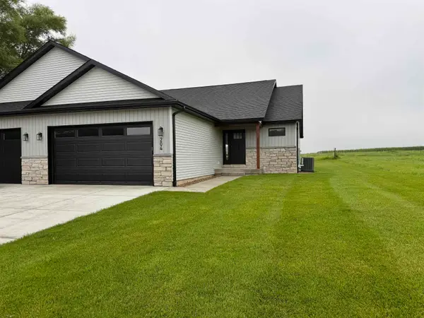 204 E Lillian Avenue, Conrad, IA 50621