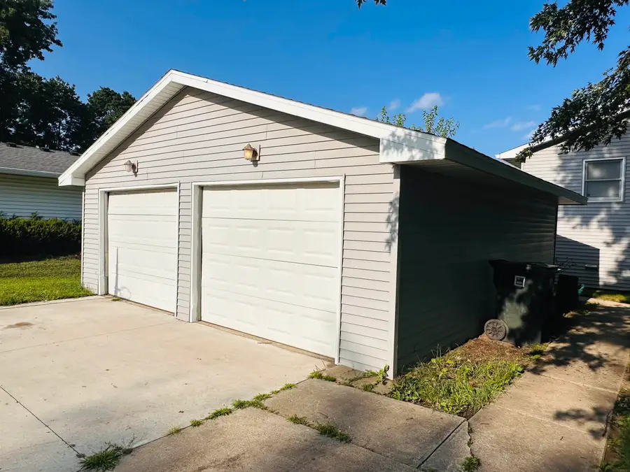 2507 W 4th St #2507 & 2509, Cedar Falls, IA 50613 - #2