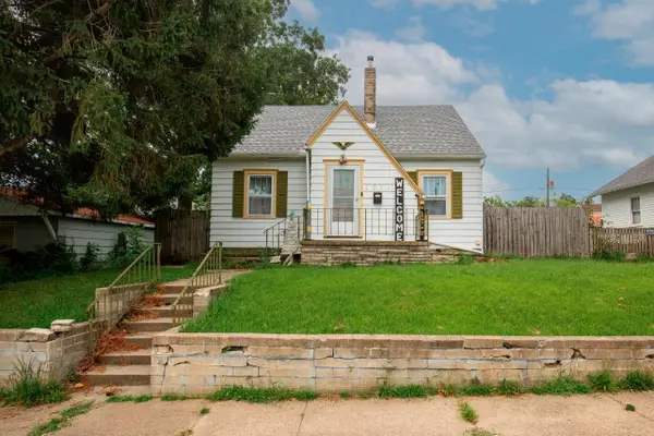 1011 Leavitt Street, Waterloo, IA 50702