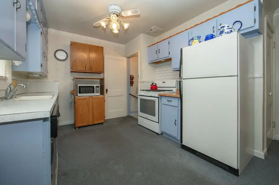 1520 W 7th Street, Waterloo, IA 50702 - #3