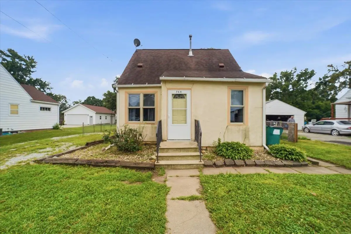 744 Central Avenue, Evansdale, IA 50707 - #1