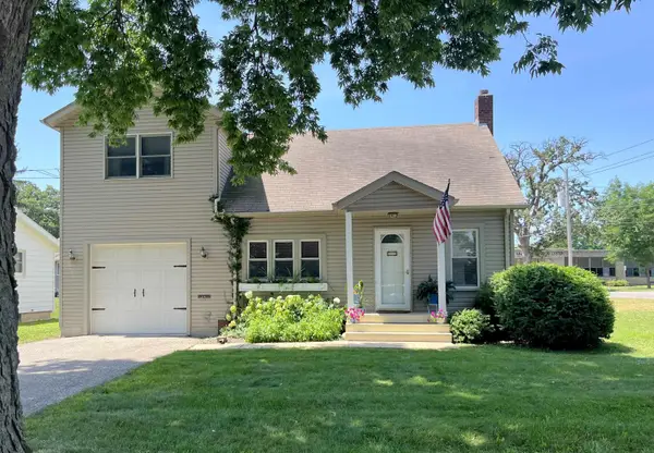 215 East Street, Decorah, IA 52101