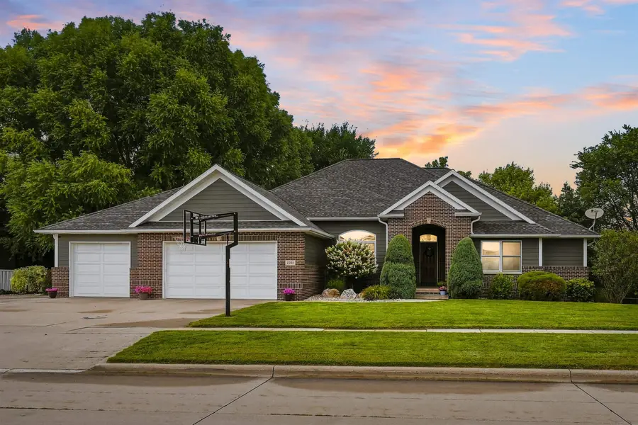 1201 2nd Ave Ne, Waverly, IA 50677 - #2