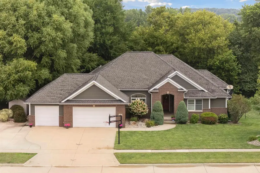 1201 2nd Ave Ne, Waverly, IA 50677 - #3