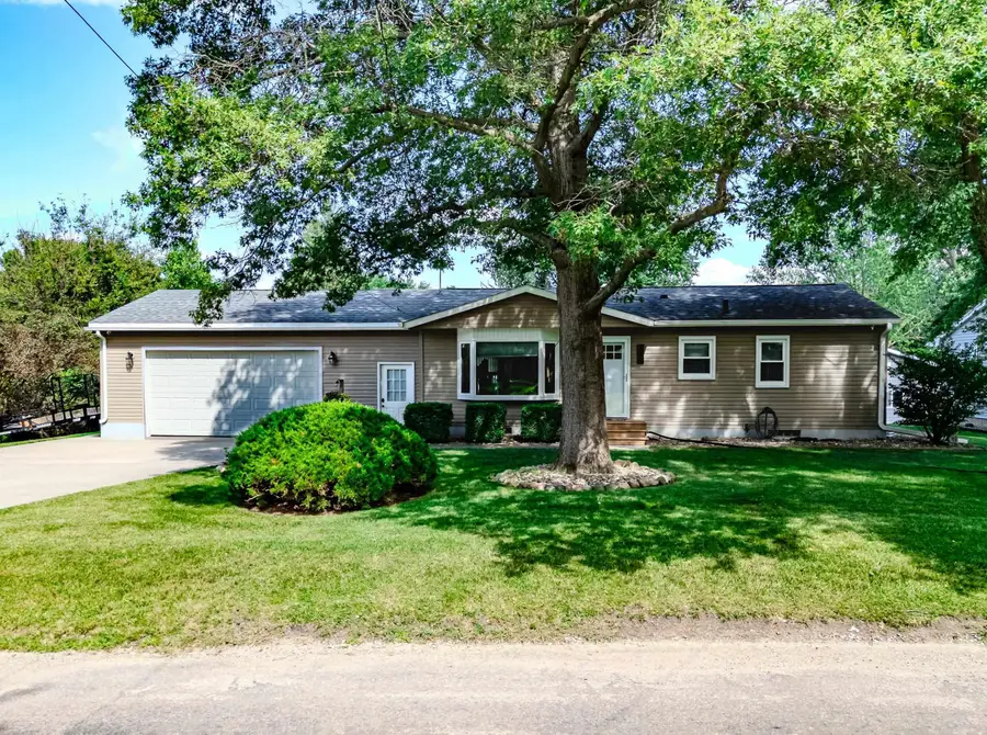 227 Longview Drive, Waterloo, IA 50701 - #2
