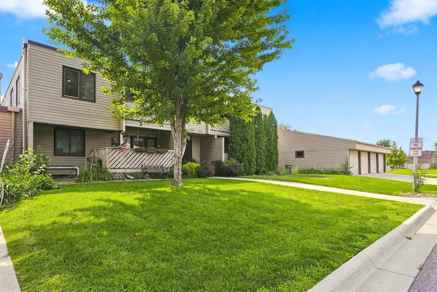 1040 Prairie Meadow Court, Waterloo, IA 50701 - #2
