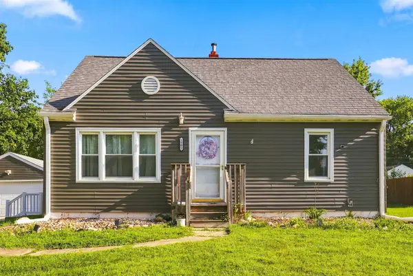 1902 Pin Oak Drive, Cedar Falls, IA 50613