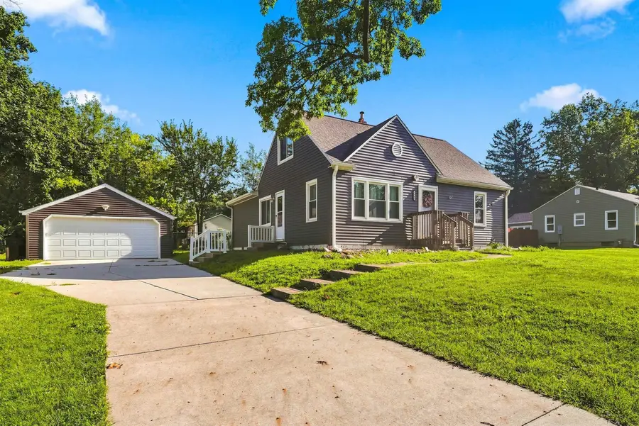 1902 Pin Oak Drive, Cedar Falls, IA 50613 - #2