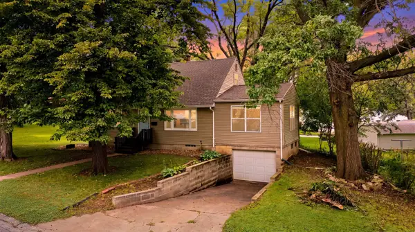 2006 Ashland Avenue, Cedar Falls, IA 50613