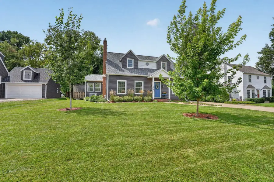 158 Woodstock Road, Waterloo, IA 50701 - #2