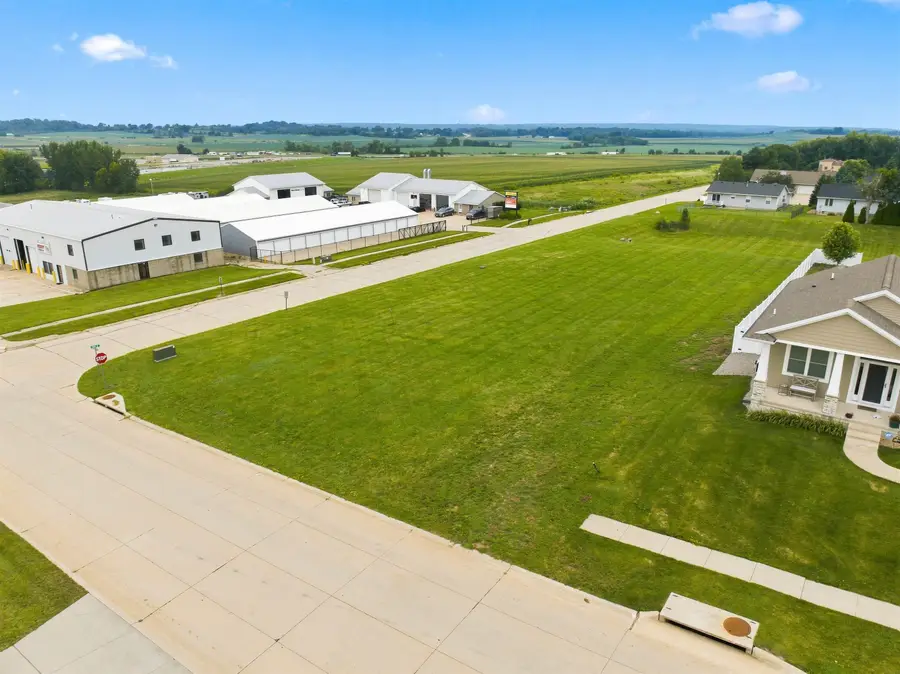 829 Main Street S, Center Point, IA 52213 - #2