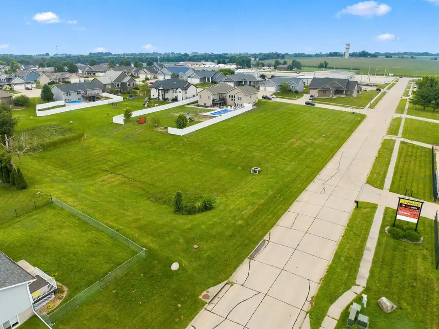 829 Main Street S, Center Point, IA 52213 - #3