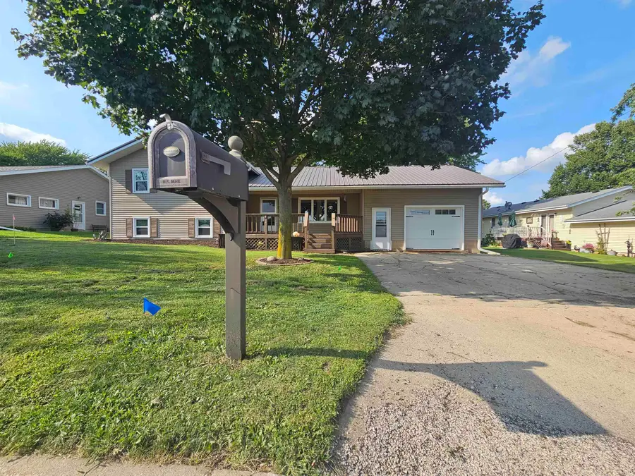 903 11th Street, Charles City, IA 50616 - #2