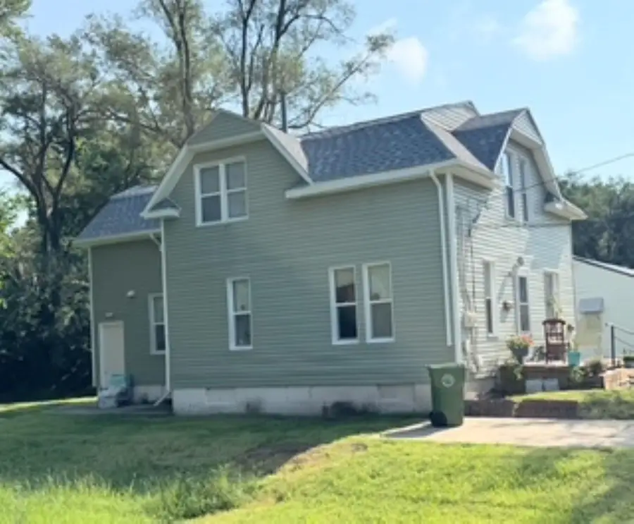 425 & 425 1/2 Webster Street, Waterloo, IA 50703 - #2
