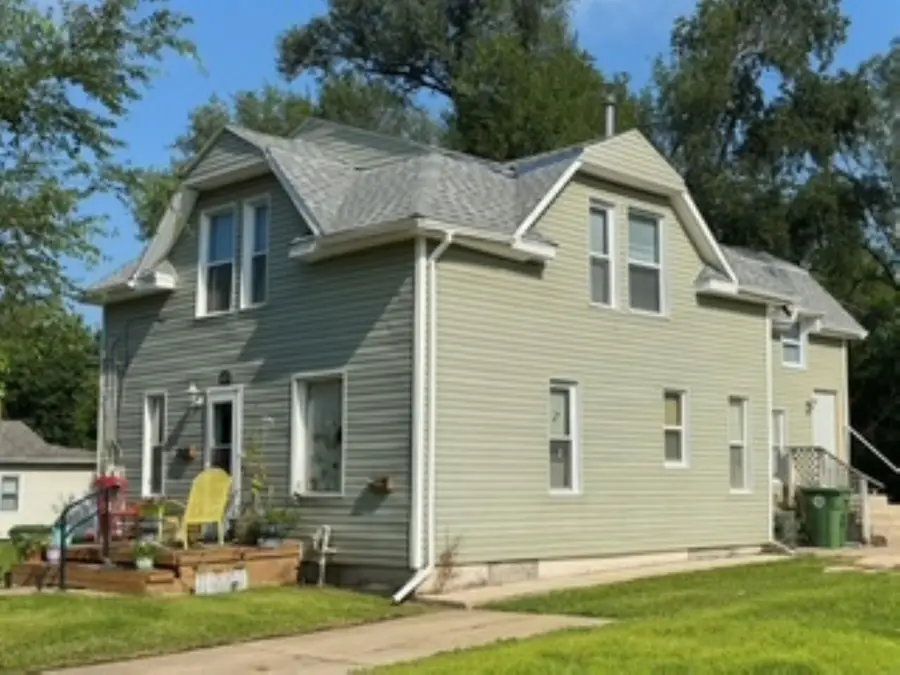 425 & 425 1/2 Webster Street, Waterloo, IA 50703 - #3