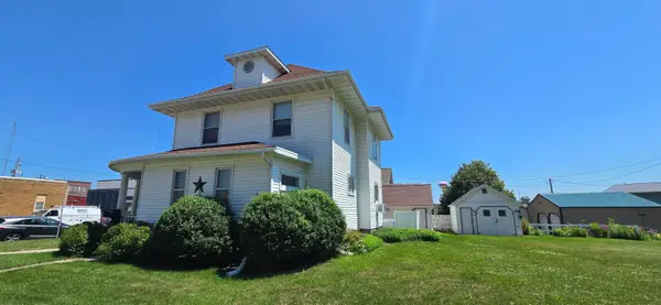 102 S Locust Avenue, New Hampton, IA 50659