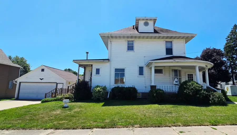 102 S Locust Avenue, New Hampton, IA 50659 - #3