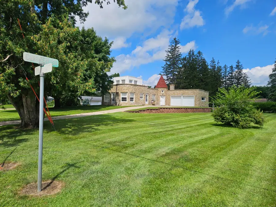 210 Park St., Maynard, IA 50655 - #2