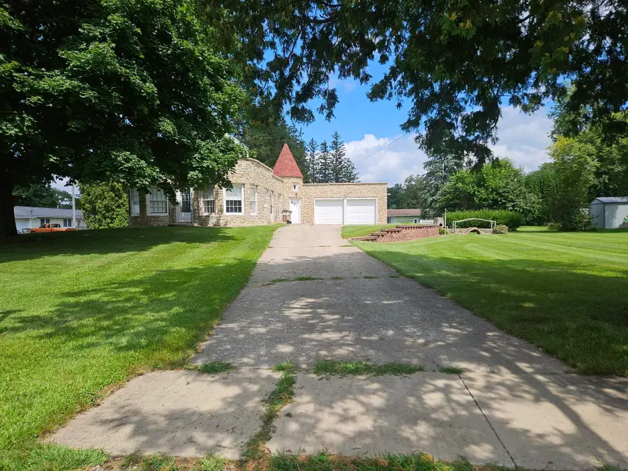 210 Park St., Maynard, IA 50655 - #3