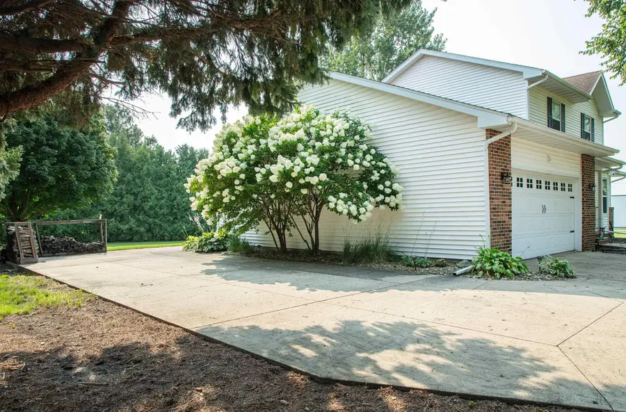 210 Country Heights Drive, Sumner, IA 50674 - #3