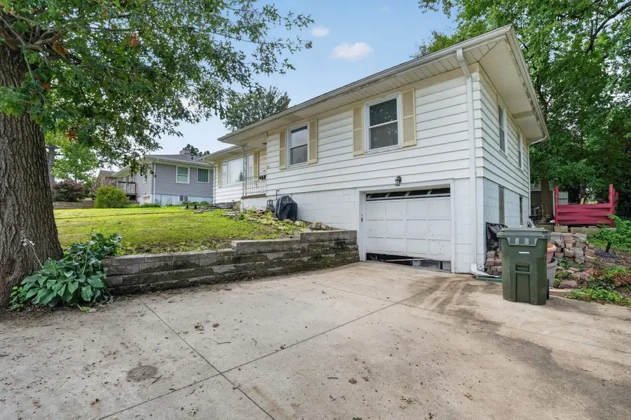 1721 Belle Avenue, Cedar Falls, IA 50613 - #2