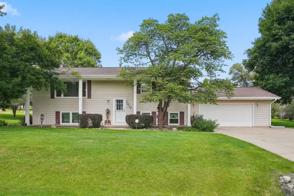 1417 Angus Drive, Waterloo, IA 50701