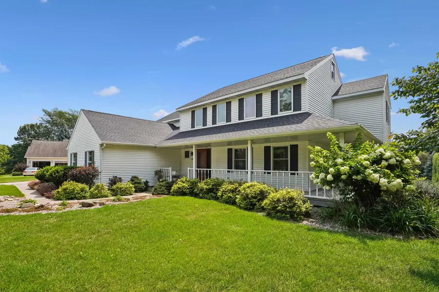 1204 NE 1st Avenue, Waverly, IA 50677 - #2