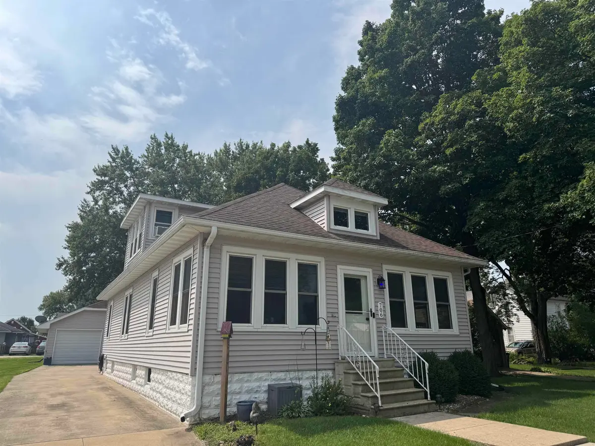 706 Wemple Street, Parkersburg, IA 50665 - #1