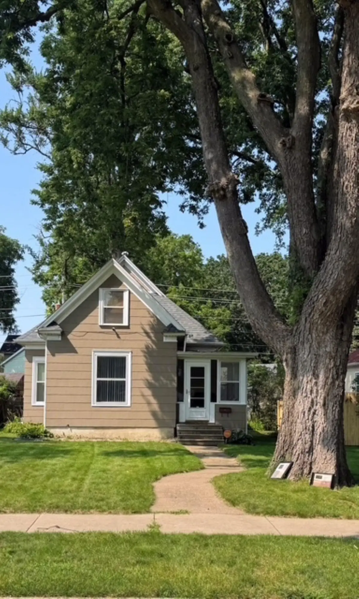 216 Randall Street, Waterloo, IA 50701 - #1