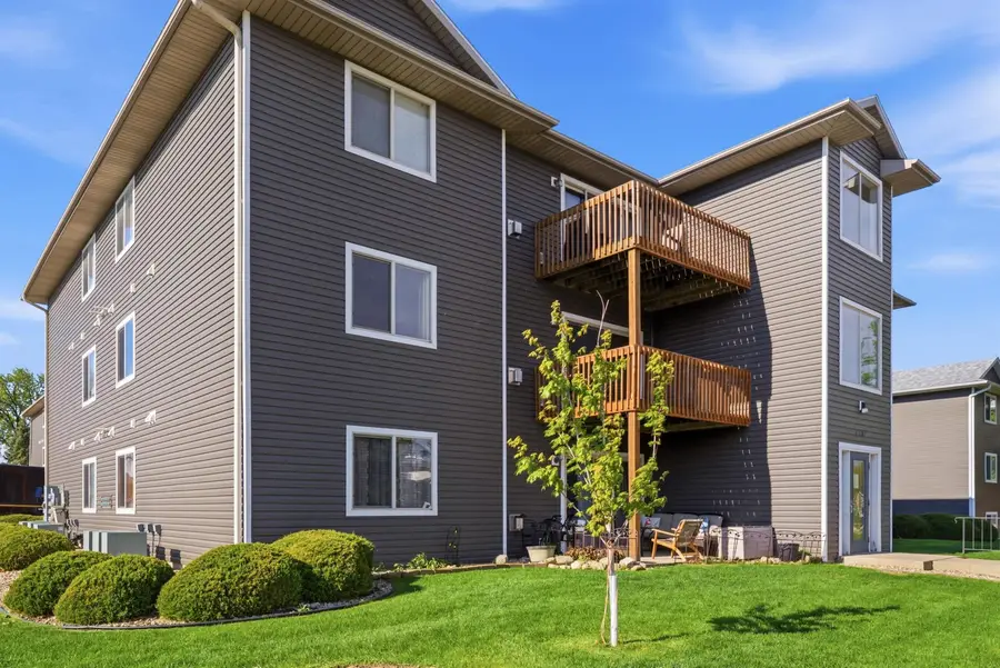 4701 Chadwick Road #8, Cedar Falls, IA 50613 - #2