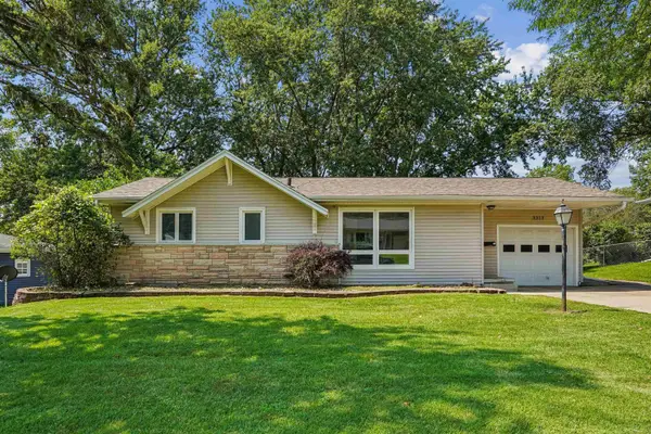 3311 Pridemore Drive, Cedar Falls, IA 50613