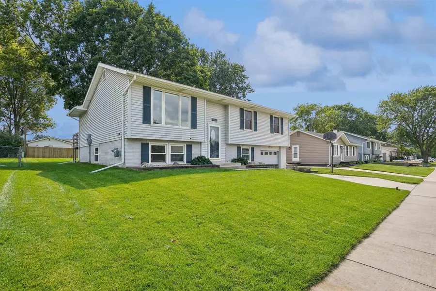 905 Lilac Lane, Cedar Falls, IA 50613 - #3