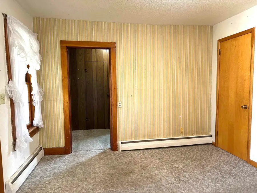 101 W Broadway Street, Ossian, IA 52161 - #3