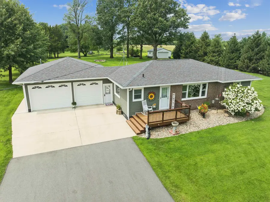 4043 R Avenue, Oelwein, IA 50662 - #3