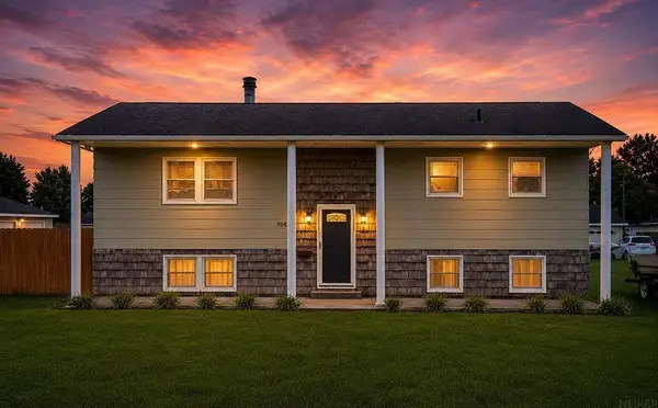 708 E 11th Street, Vinton, IA 52349