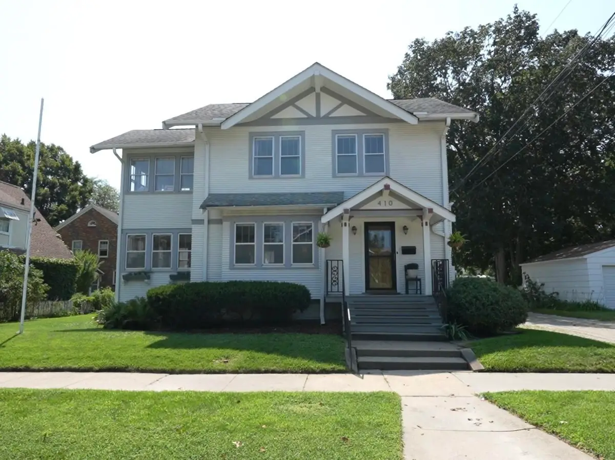 410 W 6th Street, Cedar Falls, IA 50613 - #1